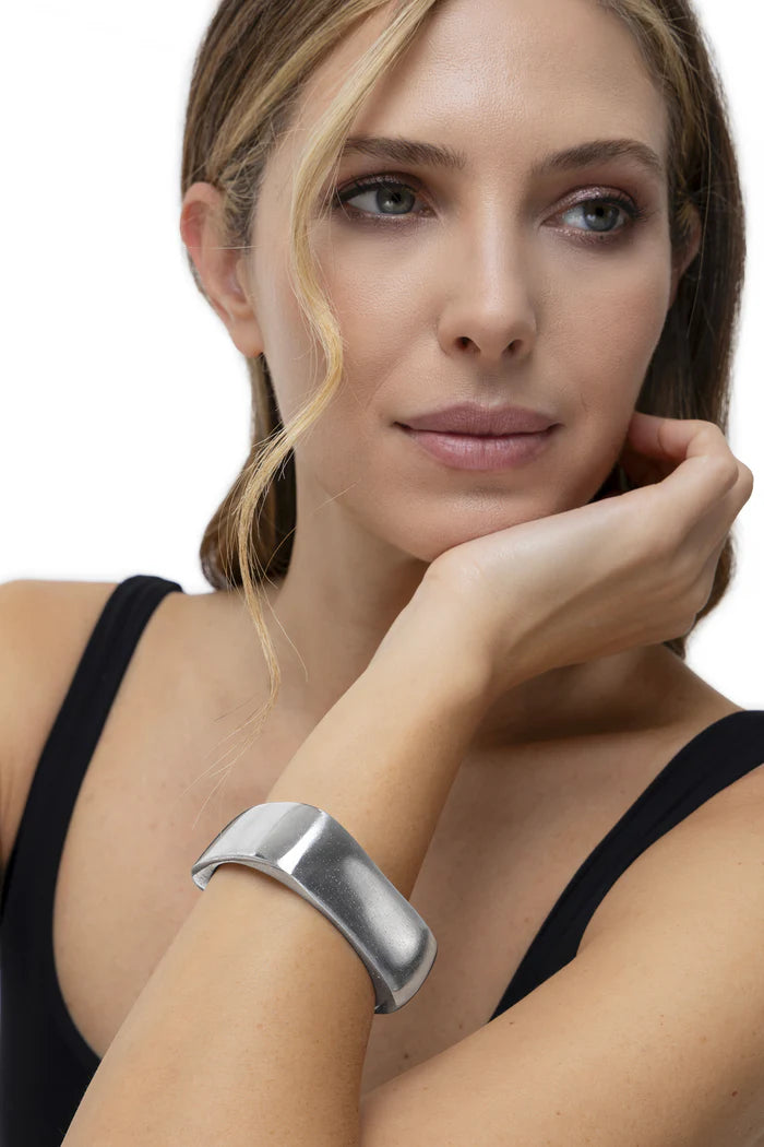 BRACCIALE RIGIDO SQUADRATO