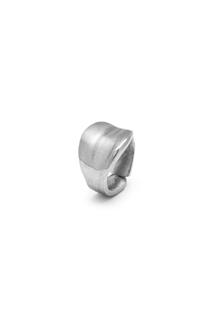 IRREGULAR BAND RING