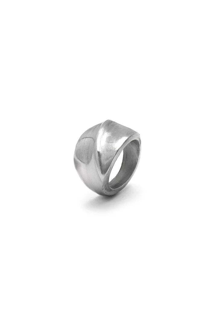 DOMED OBLIQUE RING
