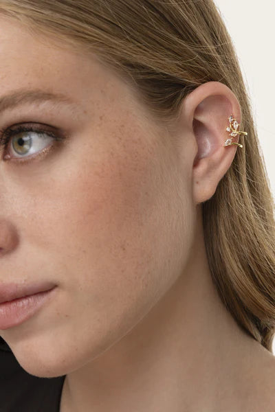 FLORAL SPARKLING EAR CUFF