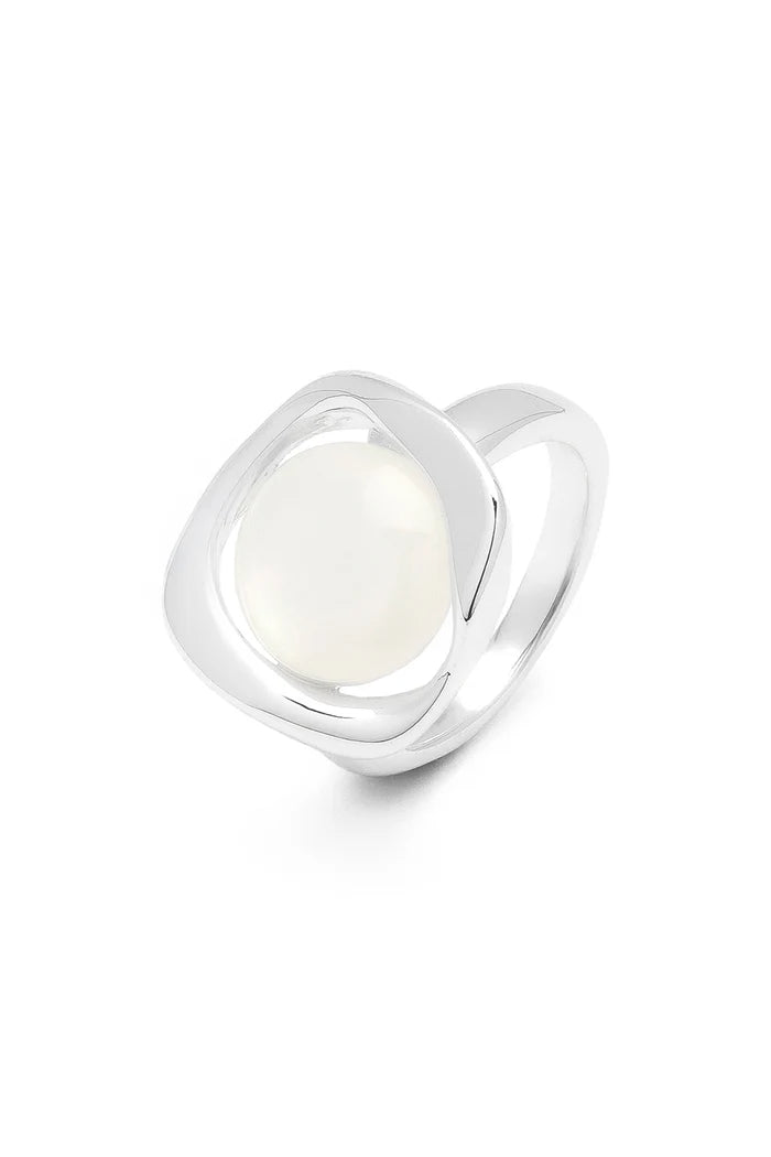 RING WITH WHITE STONE